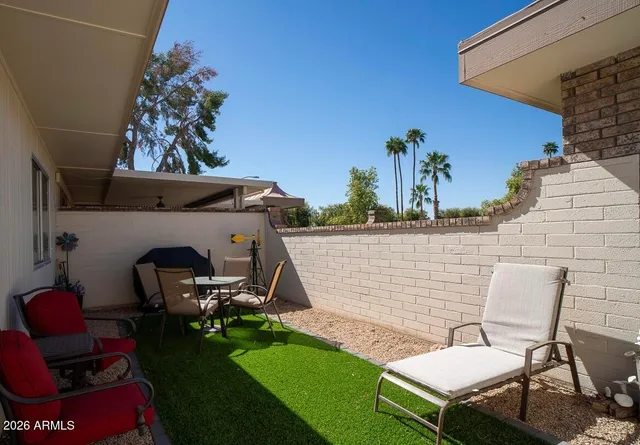 $2,000 | 17453 North 106th Avenue, Sun City, AZ 85373