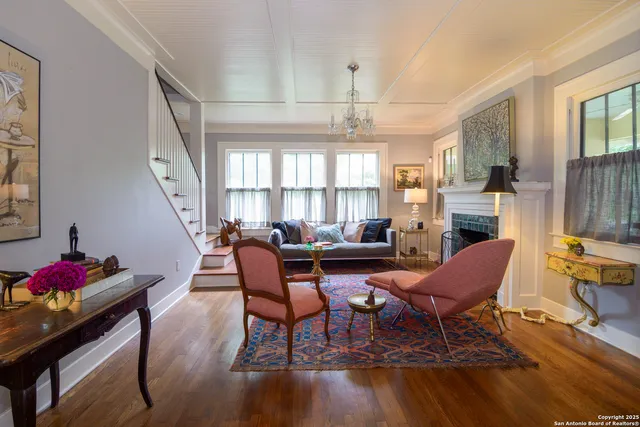 $2,550 | 114 West Huisache Avenue, San Antonio, TX 78212