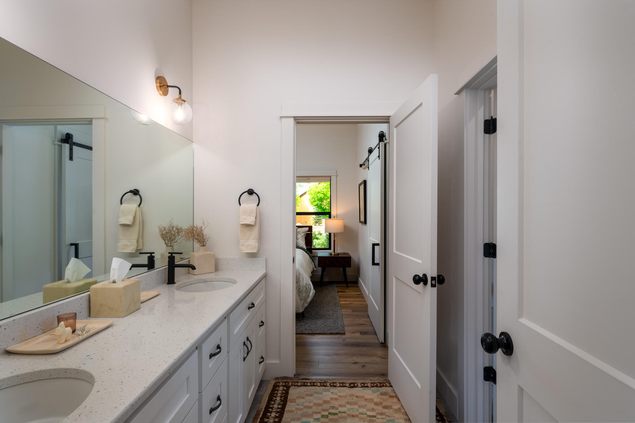 1580 Red Feather Way Hailey, ID 83333 - Photo 21 of 37 Bathroom for bedroom 2 and 3