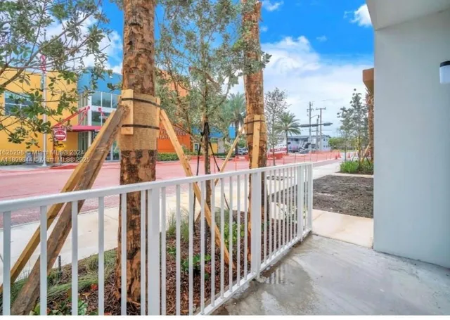 $2,375 | 110 Foster Road, Unit 109B, Hallandale Beach, FL 33009