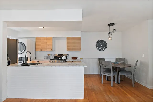 $244,500 | 1037 Cove Drive, Unit 135D, Prospect Heights, IL 60070