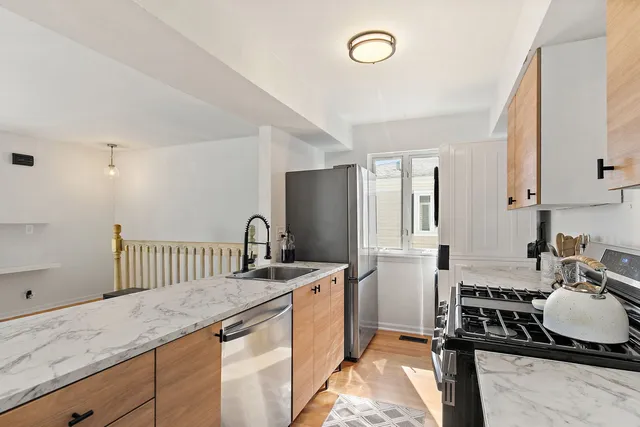 $244,500 | 1037 Cove Drive, Unit 135D, Prospect Heights, IL 60070