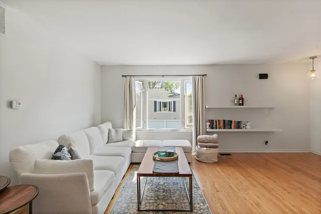 $244,500 | 1037 Cove Drive, Unit 135D, Prospect Heights, IL 60070