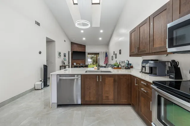 $280,000 | 600 Crosswinds Drive, Unit C2, Greenacres, FL 33413