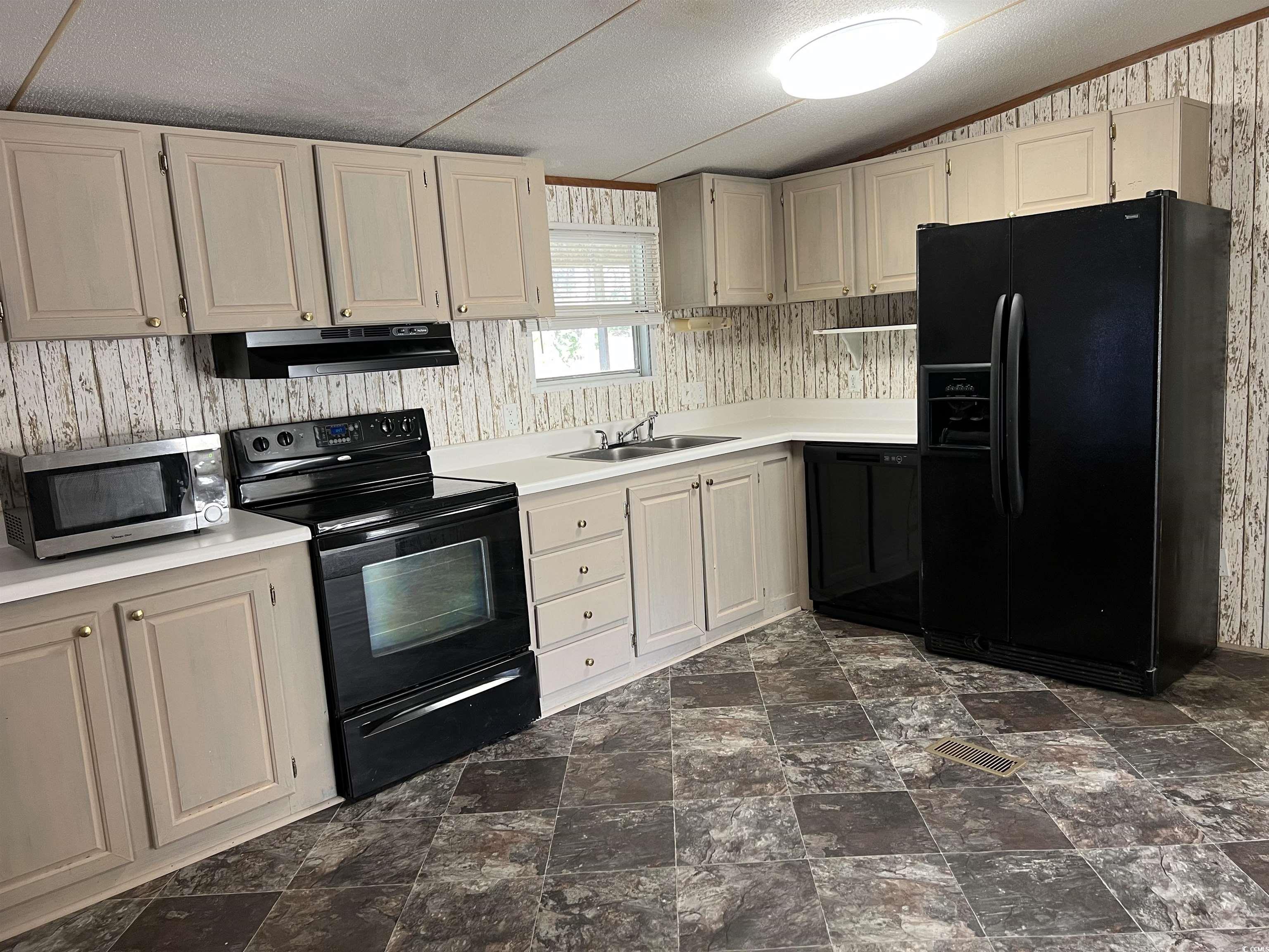 6958 Pauley Swamp Road Conway, SC 29527 - Photo 6 of 37 Gallery Image 6