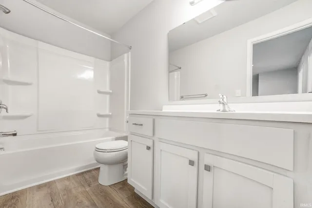 $384,900 | 3222 Falling Oak Drive, Mishawaka, IN 46544