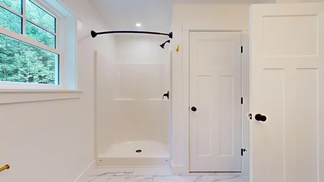 $599,000 | 33 Riley Ridge Lane, Litchfield, ME 04350