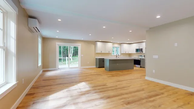 $599,000 | 33 Riley Ridge Lane, Litchfield, ME 04350