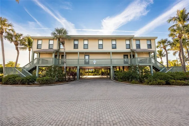 $399,000 | 16750 Bocilla Palms Drive, Unit 70, Bokeelia, FL 33922