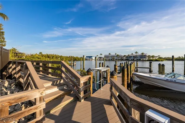 $389,000 | 16750 Bocilla Palms Drive, Unit 70, Bokeelia, FL 33922