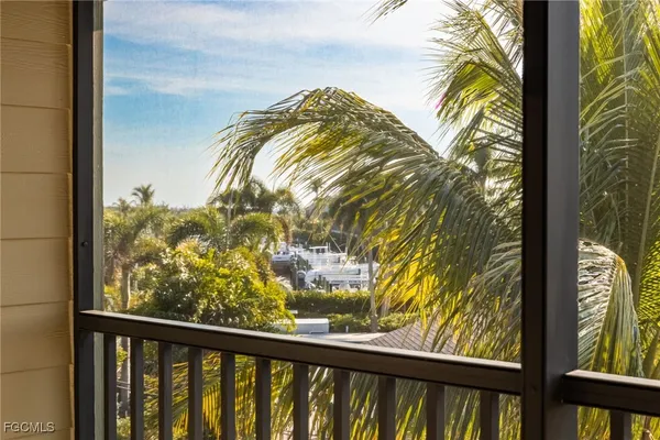 $389,000 | 16750 Bocilla Palms Drive, Unit 70, Bokeelia, FL 33922