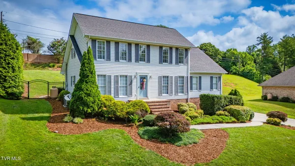 $574,900 | 2424 Rivermont Drive, Kingsport, TN 37660