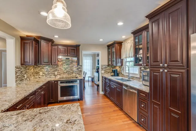 $599,000 | 2424 Rivermont Drive, Kingsport, TN 37660