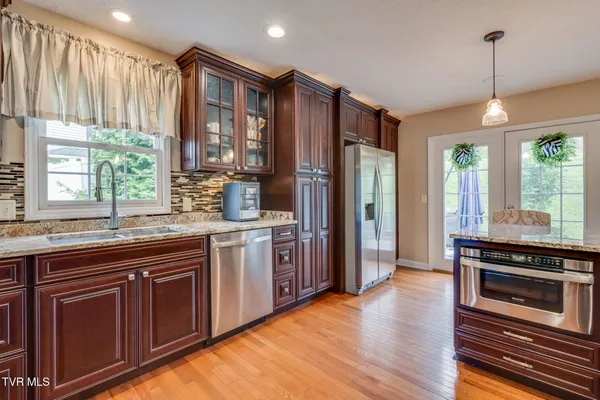 $574,900 | 2424 Rivermont Drive, Kingsport, TN 37660