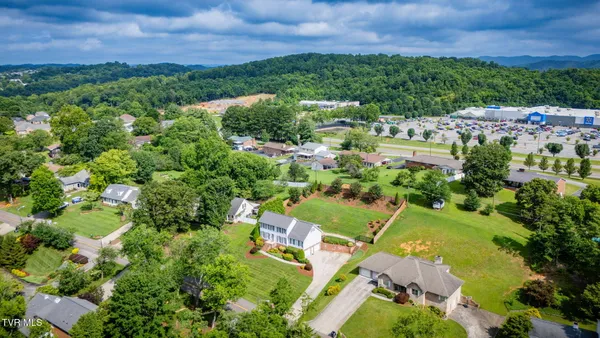 $574,900 | 2424 Rivermont Drive, Kingsport, TN 37660