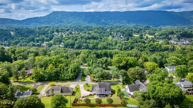 $599,000 | 2424 Rivermont Drive, Kingsport, TN 37660