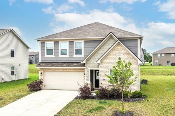 $410,000 | 2274 South Stonehill Way, New Palestine, IN 46163
