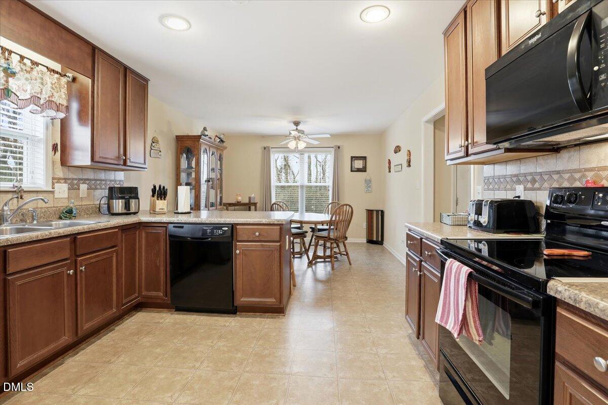 40 Farmgate Court Selma, NC 27576 - Photo 21 of 36 21-40 Farmgate Ct-21