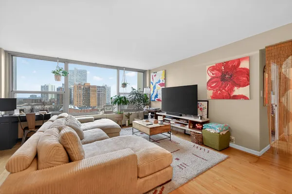 $245,000 | 3600 North Lake Shore Drive, Unit 1120, Chicago, IL 60613