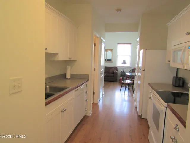 $1,960 | 710 Boundary Street, Unit 2B, Beaufort, SC 29902