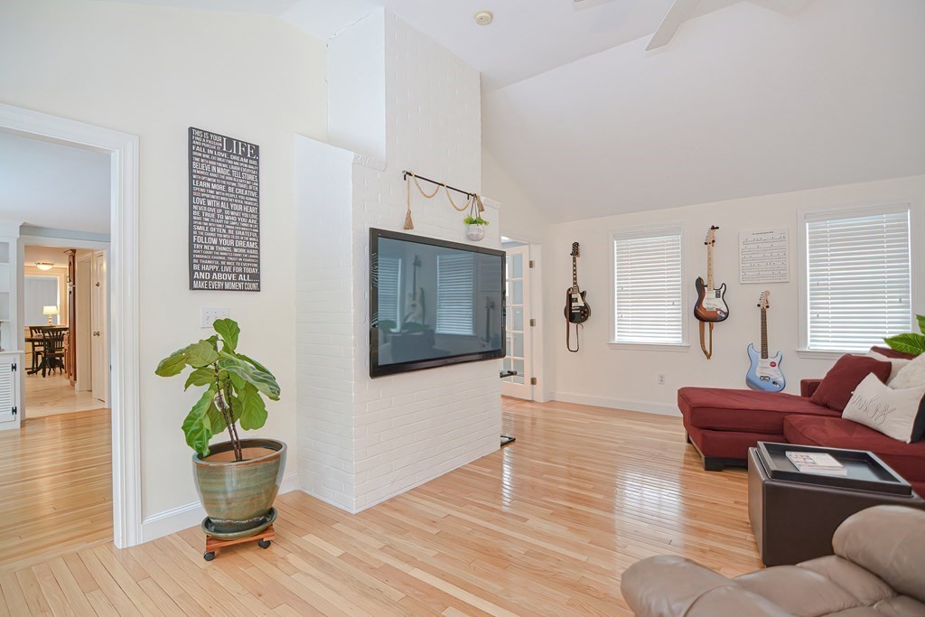 8 Agawam Road Acton, MA 01720 - Photo 6 of 32 Gallery Image 6