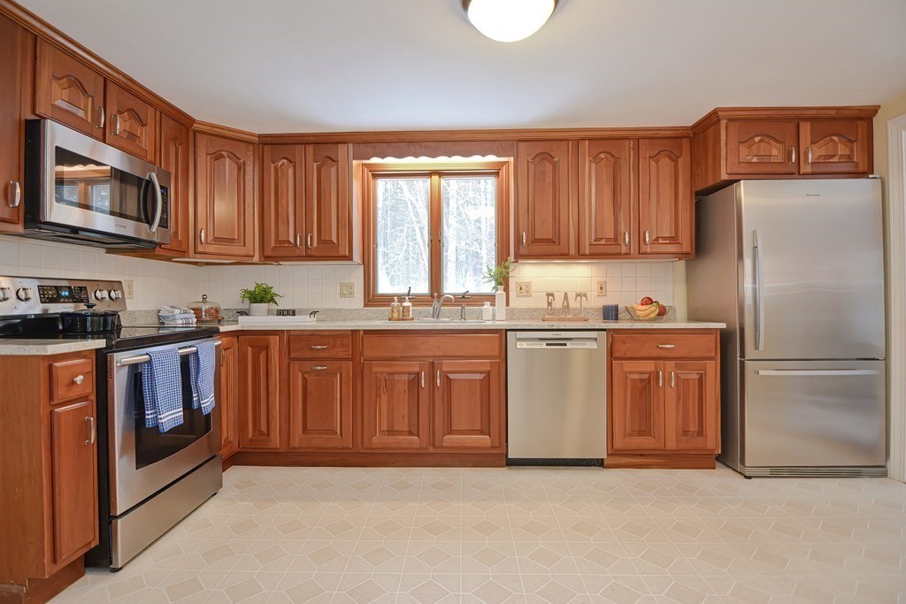 8 Agawam Road Acton, MA 01720 - Photo 7 of 32 Gallery Image 7