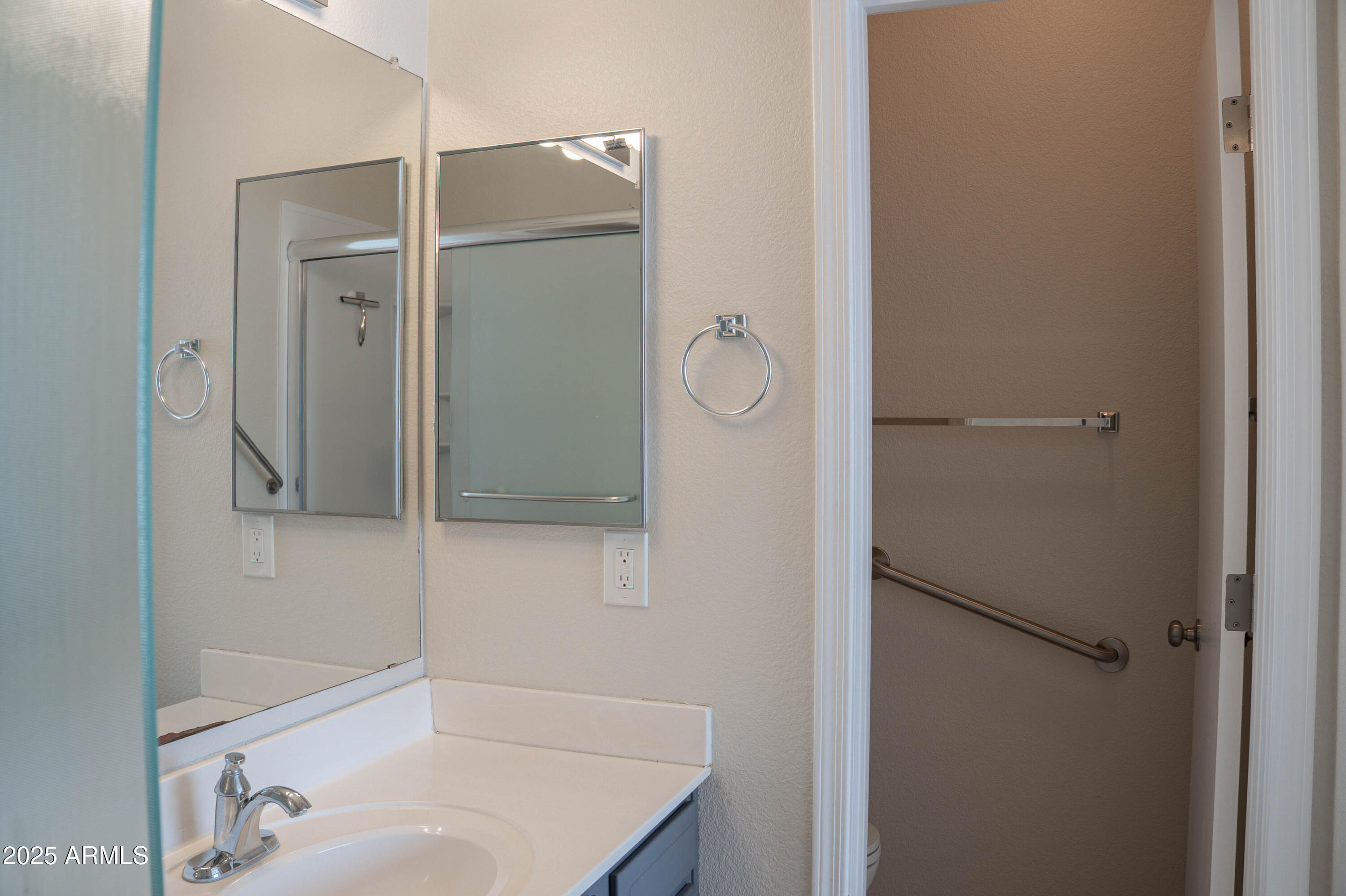 625 North Hamilton Street, Unit 27 Chandler, AZ 85225 - Photo 22 of 40 a bathroom with a sink and shower