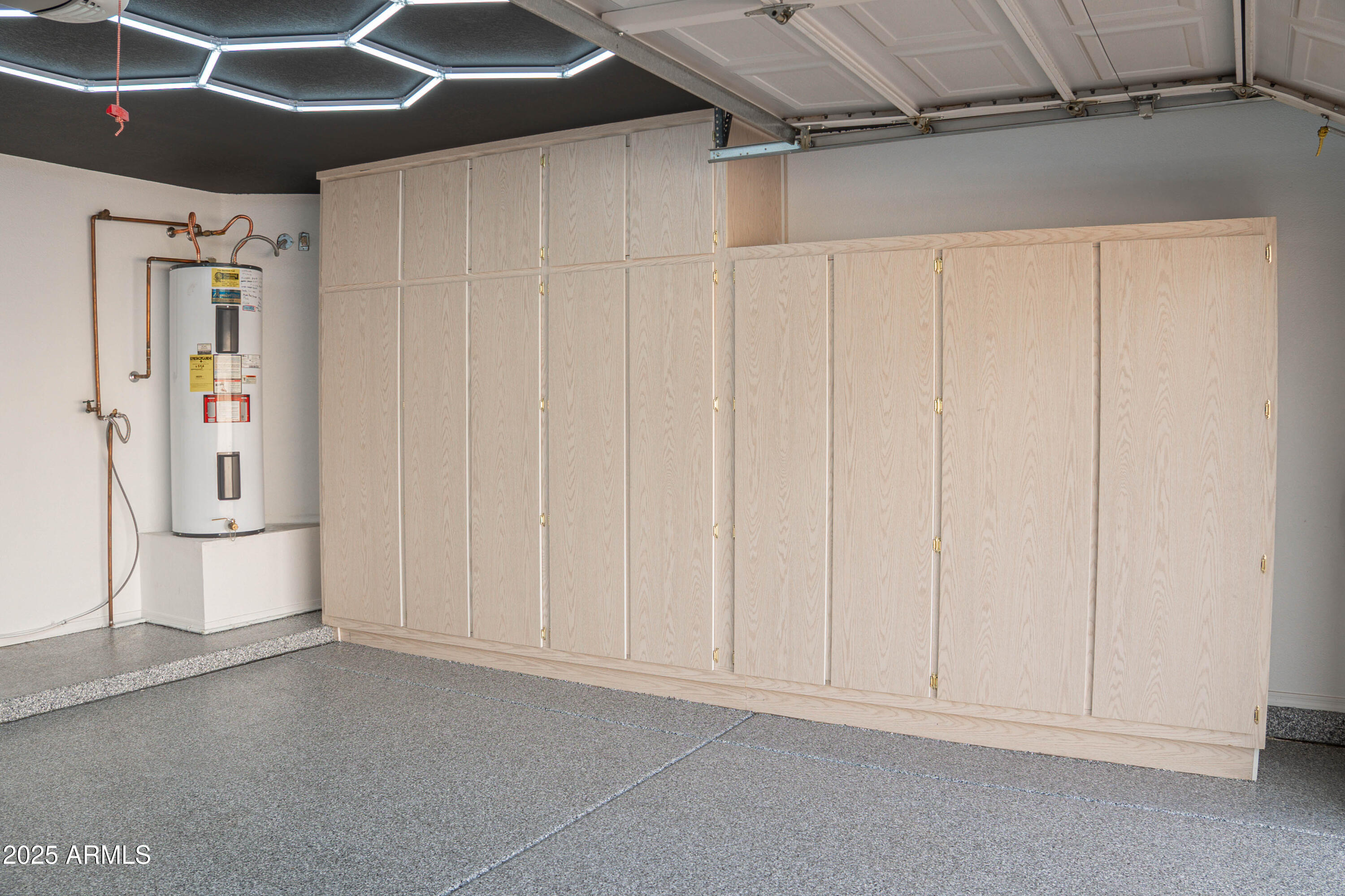 625 North Hamilton Street, Unit 27 Chandler, AZ 85225 - Photo 37 of 40 a view of an empty room