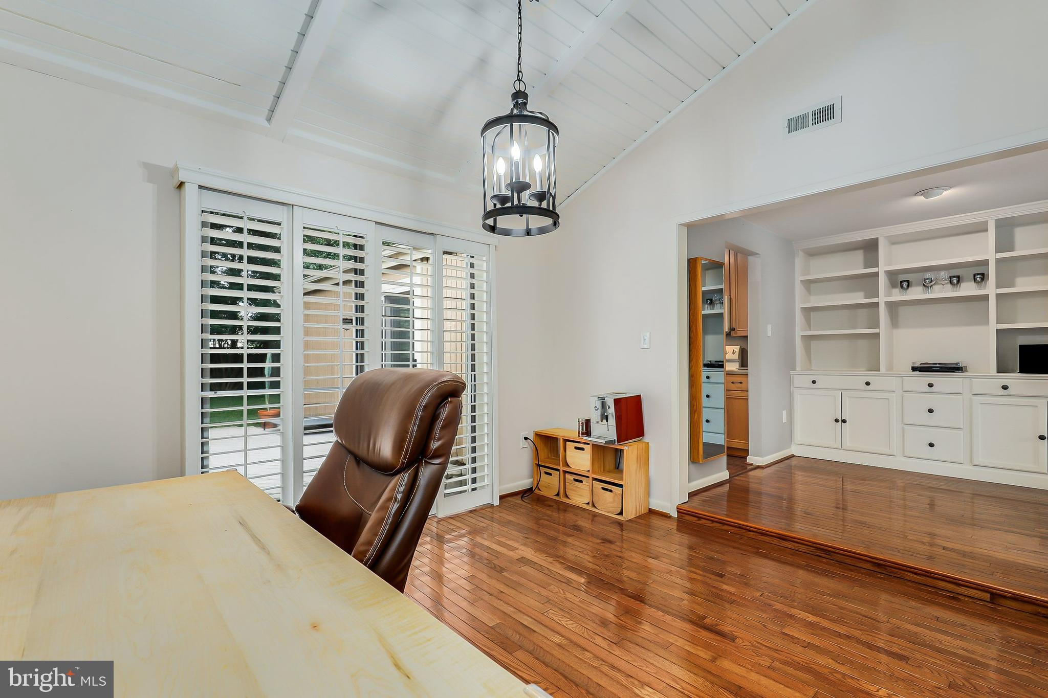 158 Magnolia Road Sterling, VA 20164 - Photo 13 of 42 Gallery Image 13