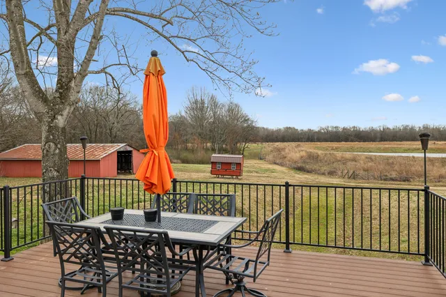 $550,000 | 7567 Old State Rte 1, New Johnsonville, TN 37134