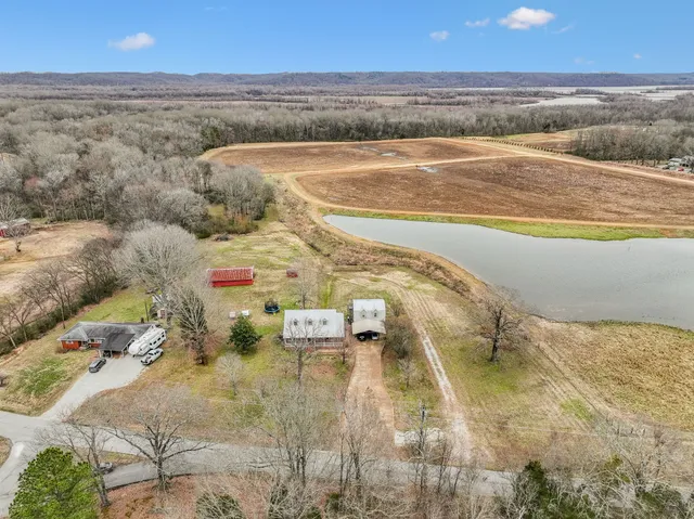 $550,000 | 7567 Old State Rte 1, New Johnsonville, TN 37134