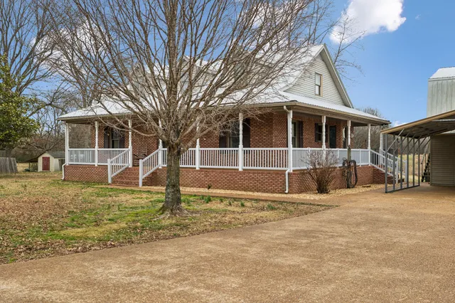 $550,000 | 7567 Old State Rte 1, New Johnsonville, TN 37134