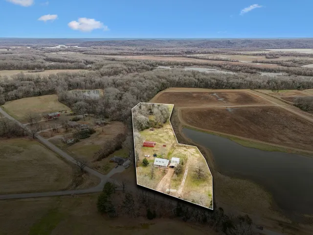 $550,000 | 7567 Old State Rte 1, New Johnsonville, TN 37134