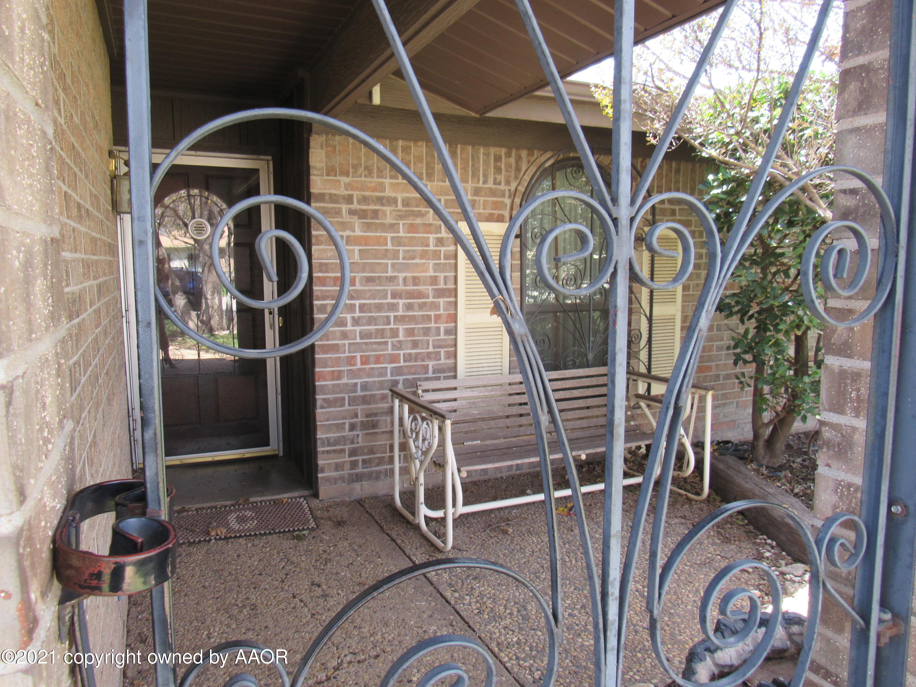 7111 Imperial Trail Amarillo, TX 79106 - Photo 3 of 4 a view of door lock
