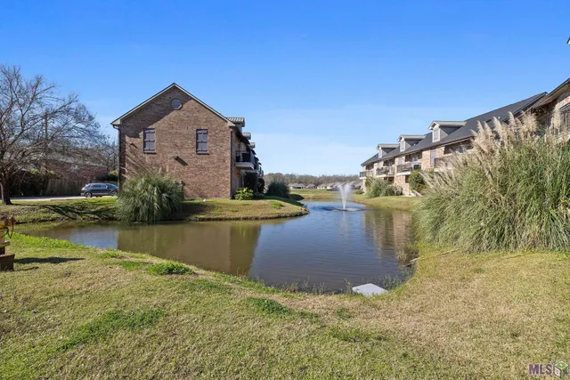 $120,000 | 888 South Kenilworth Parkway, Unit 4H, Baton Rouge, LA 70820