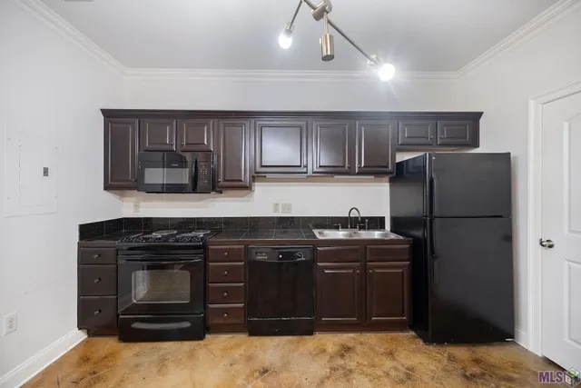 $120,000 | 888 South Kenilworth Parkway, Unit 4H, Baton Rouge, LA 70820