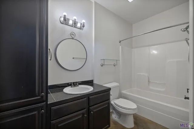 $120,000 | 888 South Kenilworth Parkway, Unit 4H, Baton Rouge, LA 70820