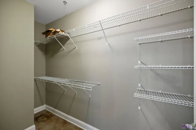 $120,000 | 888 South Kenilworth Parkway, Unit 4H, Baton Rouge, LA 70820