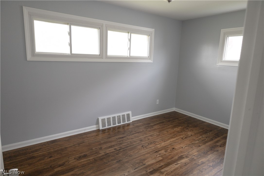 8914 Biddulph Road Brooklyn, OH 44144 - Photo 5 of 8