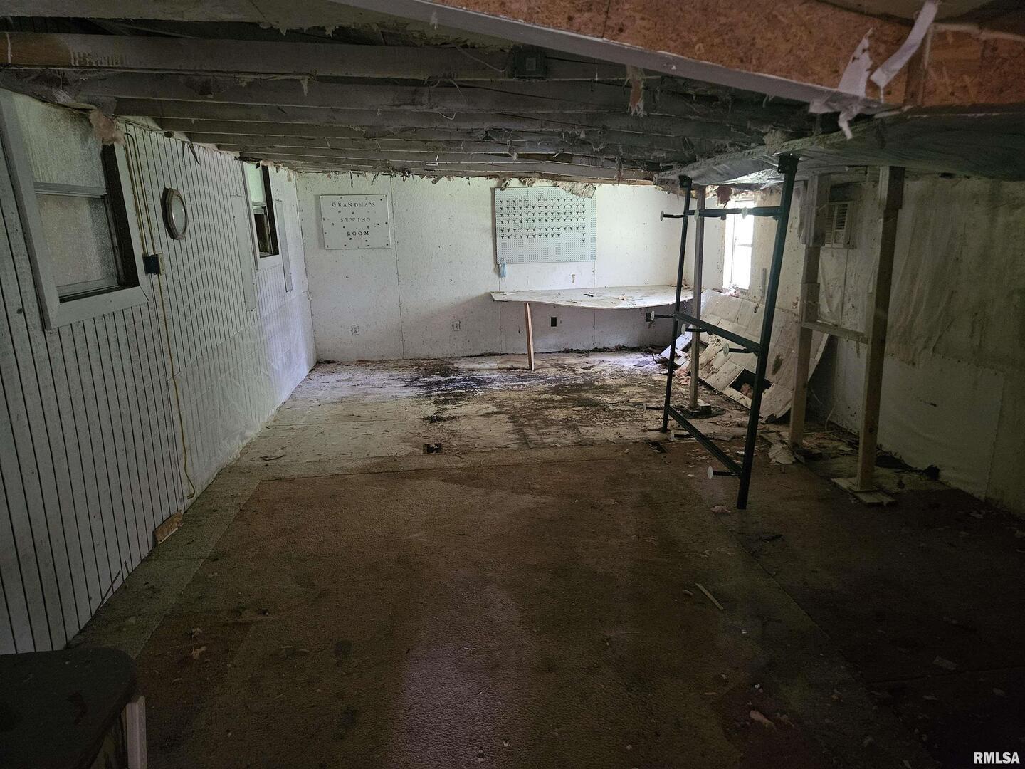 1233 West Harrison Road Murphysboro, IL 62966 - Photo 13 of 24 a view of storage and utility room