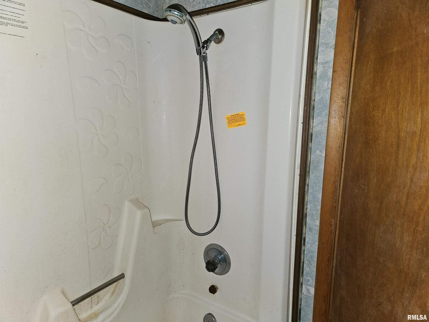 1233 West Harrison Road Murphysboro, IL 62966 - Photo 24 of 24 a bathroom with a shower