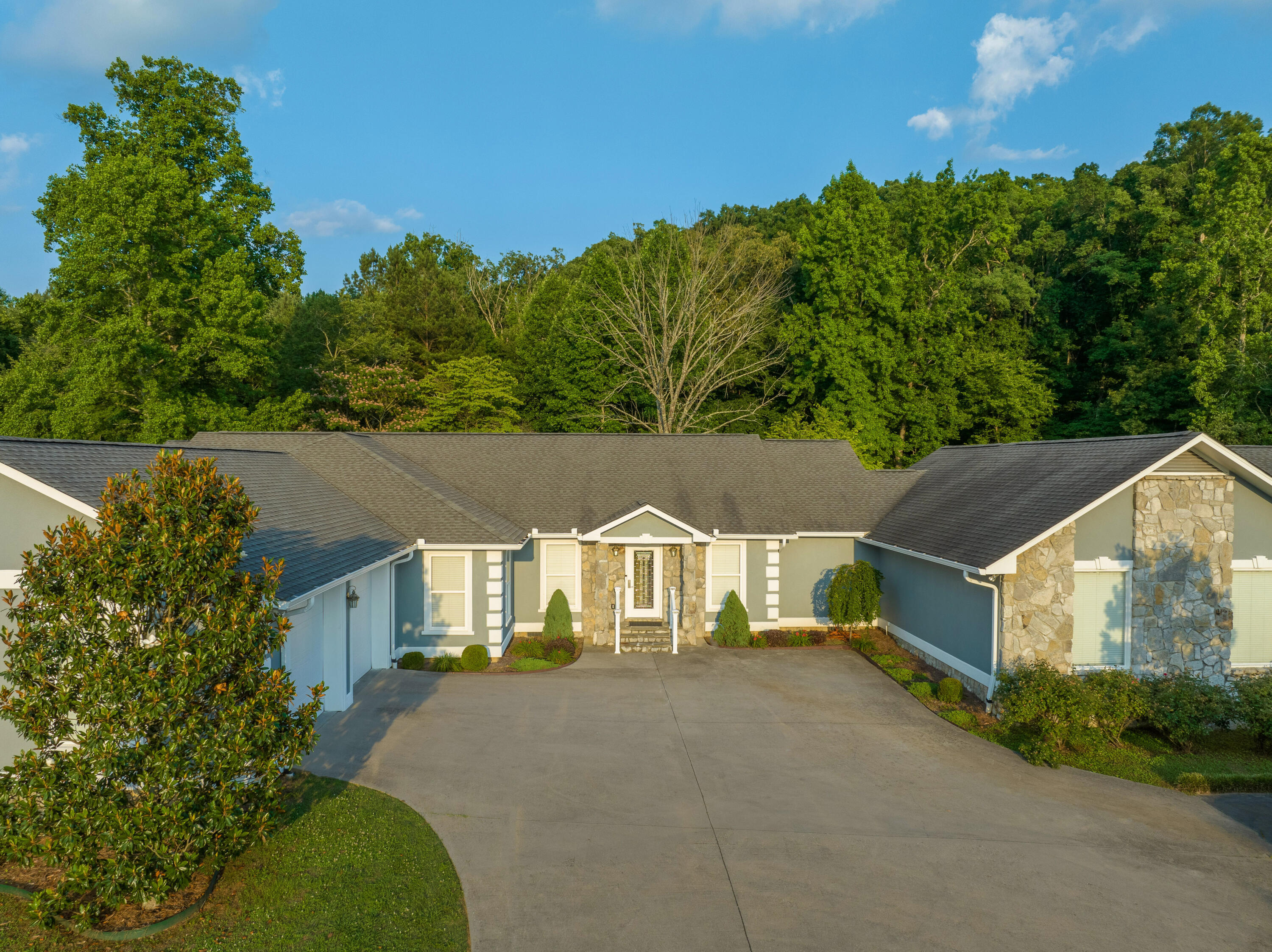 10424 e brainerd house