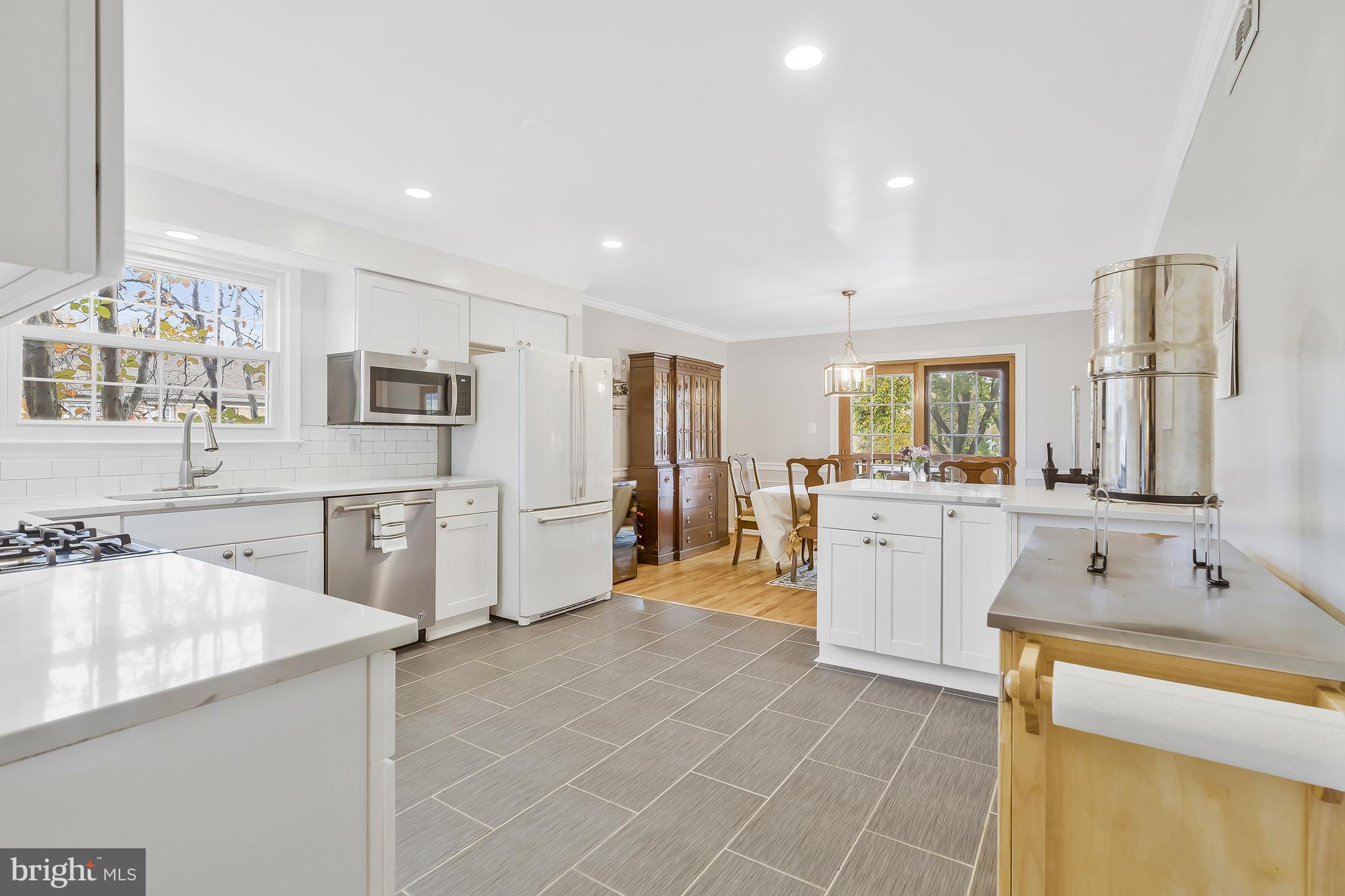 1033 Riva Ridge Drive Great Falls, VA 22066 - Photo 12 of 26 Kitchen