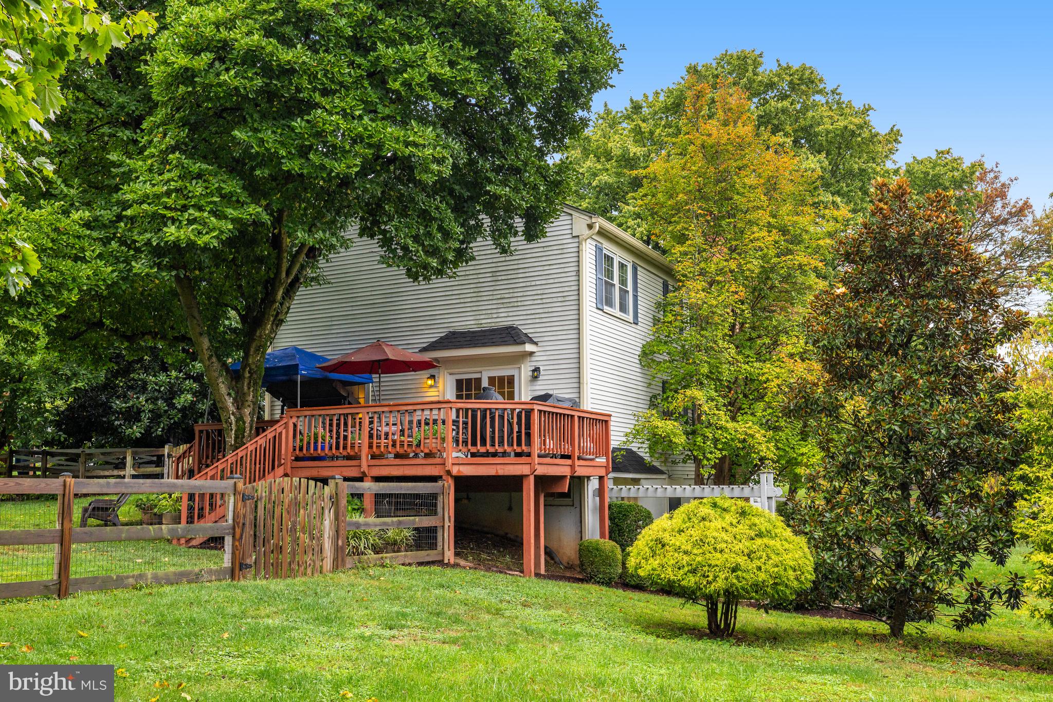 1033 Riva Ridge Drive Great Falls, VA 22066 - Photo 5 of 26 0.47 Acre Lot with Fully Fenced Backyard