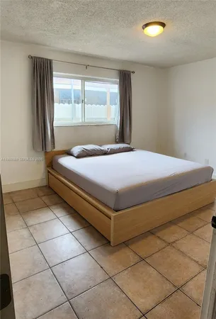 $4,200 | 880 East 26th Street, Hialeah, FL 33013