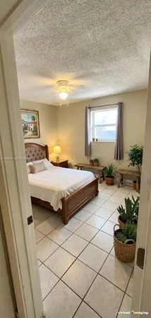 $4,400 | 880 East 26th Street, Hialeah, FL 33013