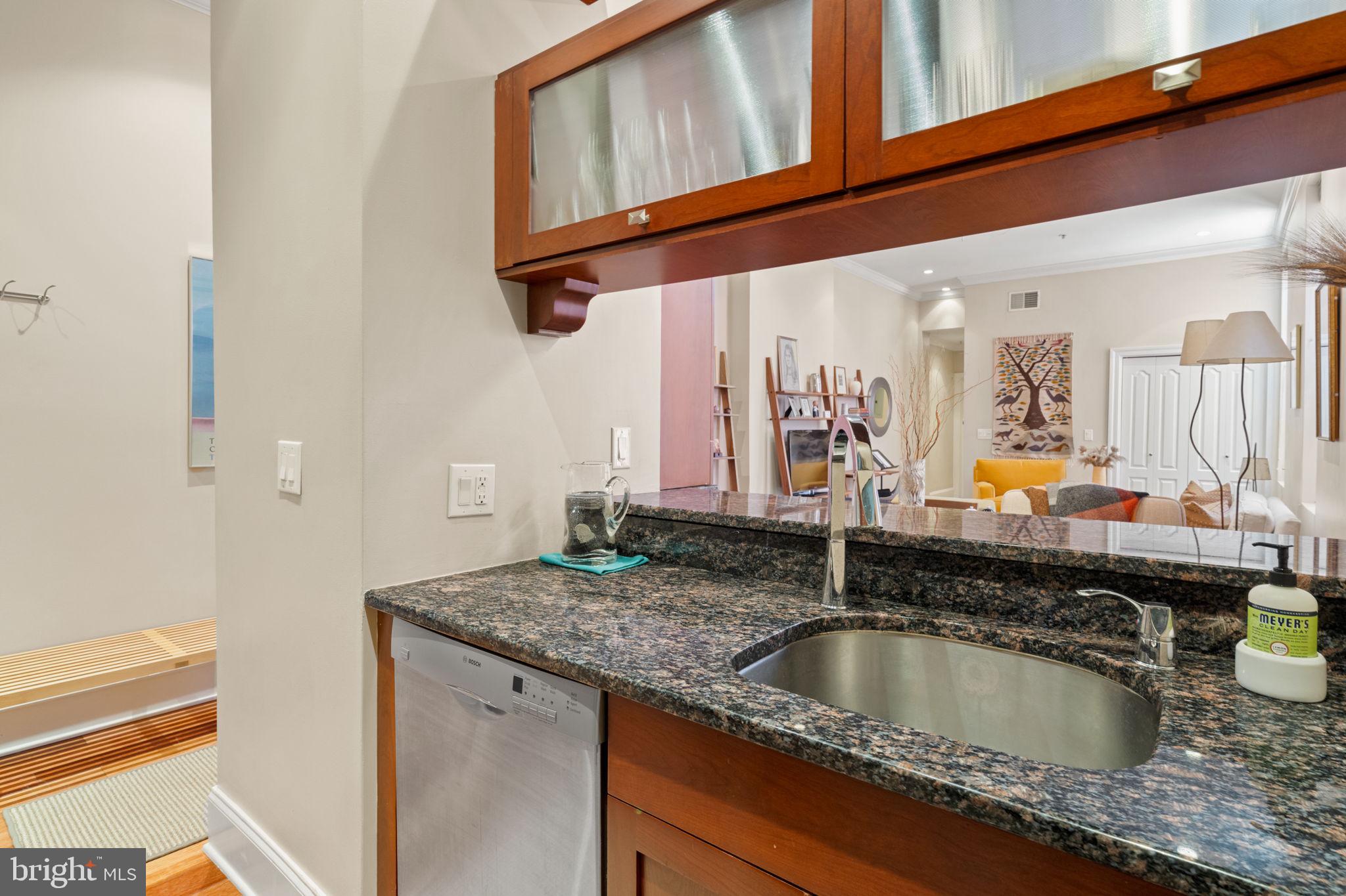 2049 Walnut Street, Unit 1R Philadelphia, PA 19103 - Photo 5 of 18