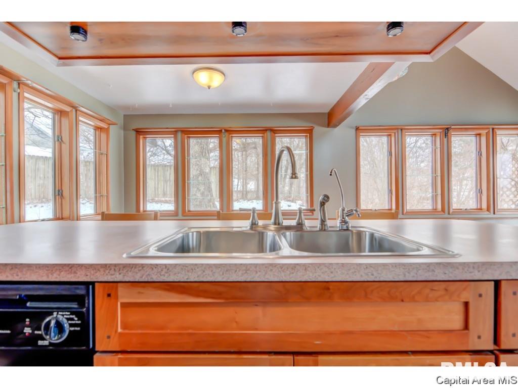 3275 Young Road Mechanicsburg, IL 62545 - Photo 2 of 36 Gallery Image 2