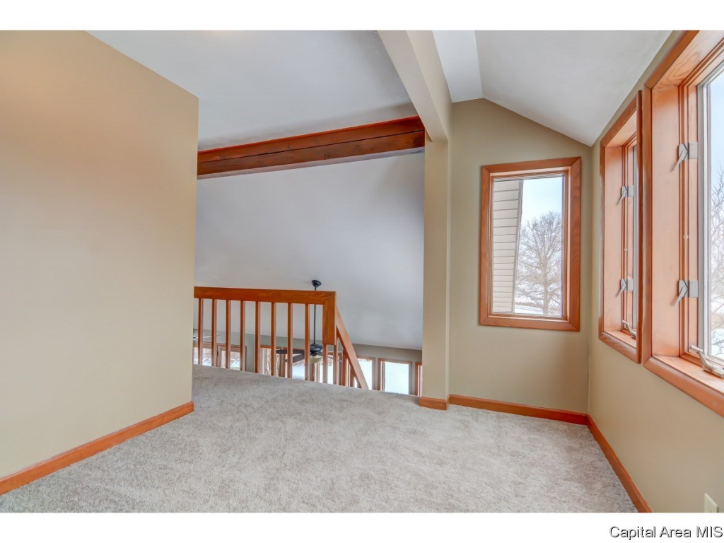 3275 Young Road Mechanicsburg, IL 62545 - Photo 21 of 36 Gallery Image 21