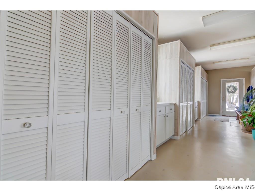 3275 Young Road Mechanicsburg, IL 62545 - Photo 26 of 36 Gallery Image 26